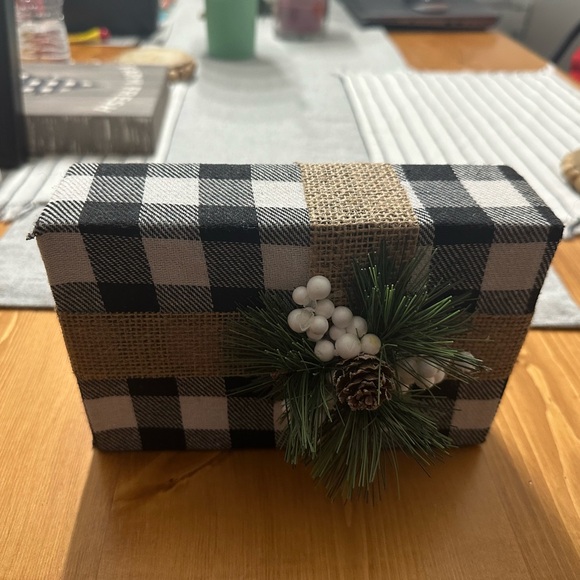 Buffalo Check Decorative Present - Picture 2 of 3
